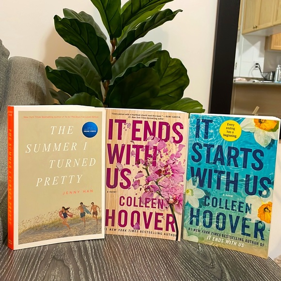 3 Best Selling Books 📕 📚 - Picture 3 of 10